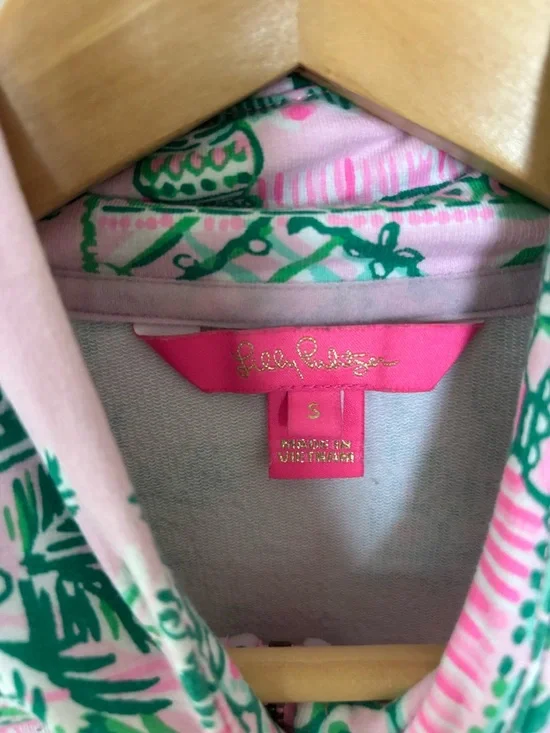 Lilly Pulitzer Skipper Popover in Mandevilla Baby Always Worth It - Picture 3 of 8